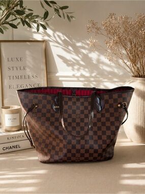 Louis Vuitton Neverfull MM with Red Interior
